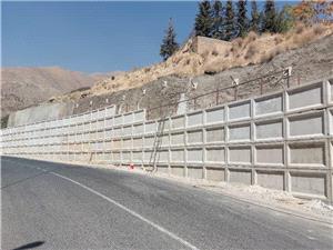 يک هزار متر مربع از ديواره ريزشي شهرک صدف پايدارسازي شد