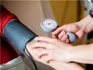 پزشکان هشدار میدهند: فشار خون بالا میتواند نشانه اختلالات خطرناک غدد درونریز باشد