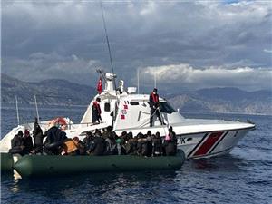 فاجعه جدید در دریای اژه؛ کشته شدن دستکم 14 مهاجر در برخورد قایق با شناور گارد ساحلی یونان