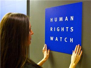 سازمان «هیومنرایتسواچ» در گزارش جهانی هشدار داد: ترامپ ارکان دموکراسی آمریکا را تضعیف میکند