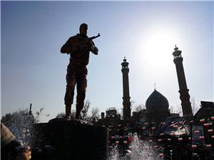 رونمايي از تنديس «سرباز وطن»؛ نماد ايستادگي در قلب منطقه 14