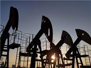 عقبنشینی قیمت نفت پس از صعود 4 درصدی/ ارزیابی تنشهای ایران و آمریکا