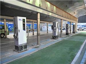 منطقه يک پيشگام در توسعه زيرساخت حملونقل پاک/بهرهبرداري از 2 جايگاه شارژ خودروي برقي