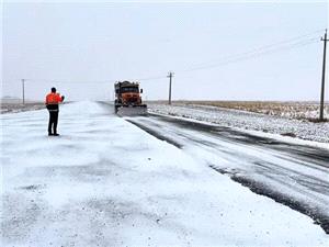 تمام محورهاي مواصلاتي اردبيل باز است/ تردد در برخي گردنهها فقط با زنجيرچرخ