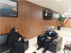 ساخت 10 اسکله شناور و توسعه زيرساختهاي بندري استان هرمزگان در دستور کار قرار گرفت/ پيگيري بازگرداندن رشتههاي تکميلي دکتري به واحد بينالملل قشم انجام پذيرفت