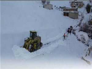 3148 کيلومتر برف روبي محورهاي ارتباطي و بازگشايي راه 1400 روستا در آذربايجانغربي طي شبانهروز گذشته