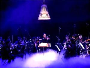 رهبر ارکستر: «ناقوس زمان» موسيقي کلاسيک و تصوير را با رهبري متفاوت روايت ميکند