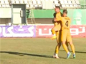 برتري لحظه آخري تراکتور در اراک؛ صعود قهرمان به صدر