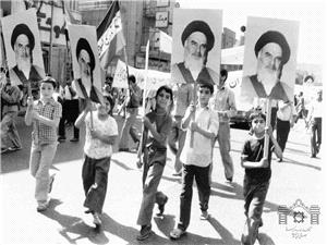 انقلاب اسلامی مردم ایران معادلات شرق و غرب را برهم زد