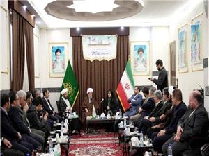 وزير راه و شهرسازي با نماينده وليفقيه در فارس ديدار کرد / تأکيد بر تسريع پروژههاي معطلمانده مسکن و حملونقل