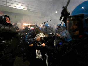 ملونی معترضان را دشمنان کشور خواند!