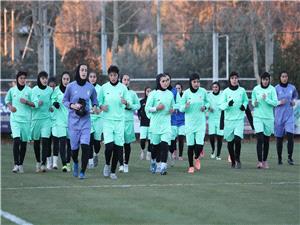 سرمربی تیم ملی فوتبال بانوان 27 بازیکن را به خط کرد