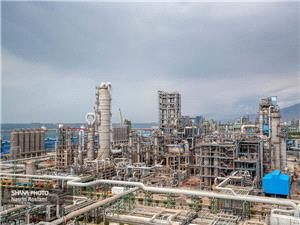 صنعت پتروشيمي ايران؛ 79 مجتمع با 100 ميليون تن ظرفيت اسمي توليد