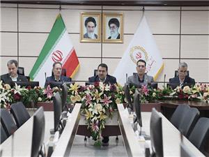 در بازديد از شعب و نشست با مديران ارشد استان زنجان بيان شد: تاکيد مديرعامل بر لزوم مشتري مداري، انضباط مالي و تامين مالي توليد