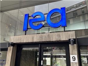 تقاضاي جهاني نفت بهدليل افزايش قيمتها کاهش مييابد