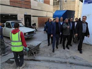 نوسازي بافتهاي ناکارآمد شهري در راستاي ارتقاي سرانههاي خدماتي و زيستپذيري شهر